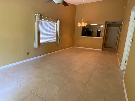4th image of 869 Stonybrook Cir