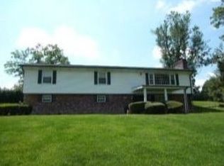 632 Valley Dr, Bristol, VA 24201