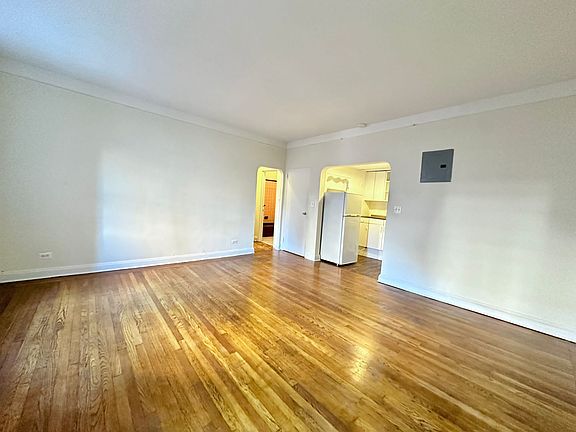 2nd image of 51 E 34th St #4Y