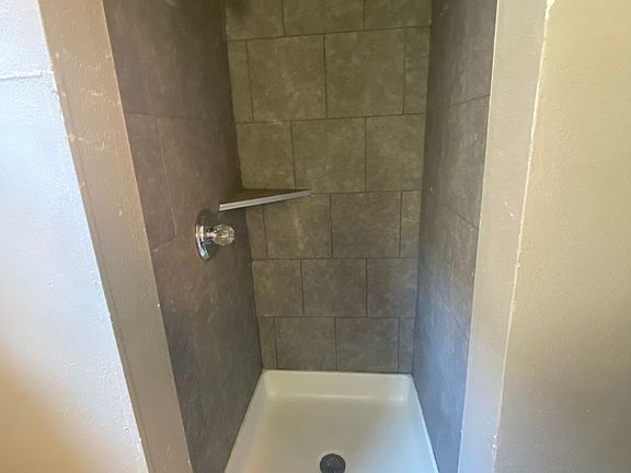 5th image of 1704 W Main St APT 3