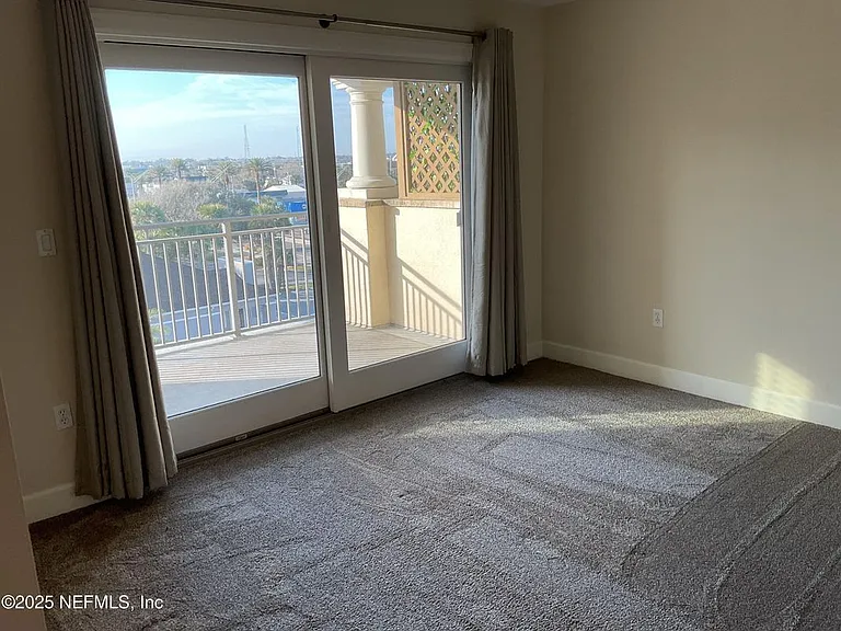 525 3rd St #503 — Photo 11