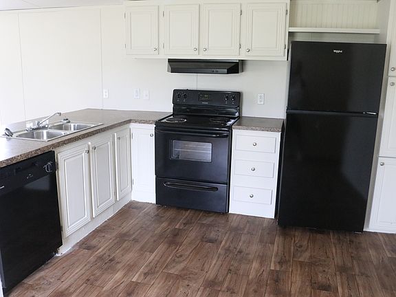 4th image of 36 Locust Dr