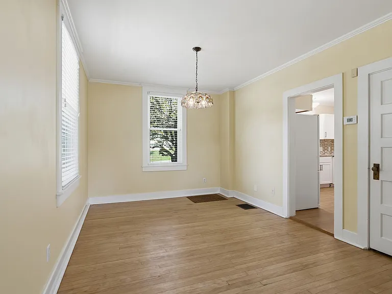 1301 Clarke St — Photo 7