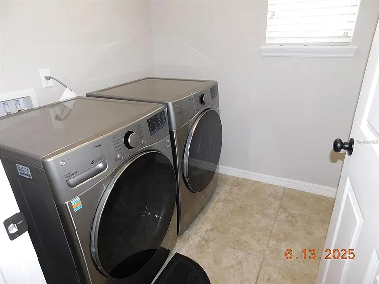 3199 Turret Dr — Photo 45