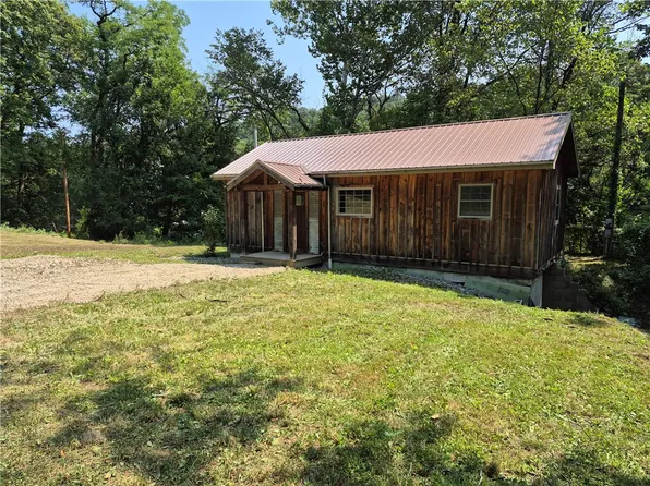 7 McGovern Blvd, Crescent, PA 15046