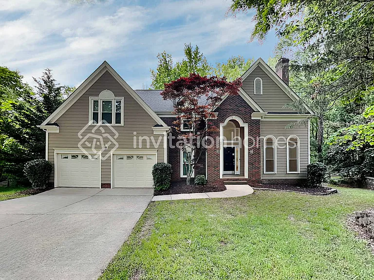 6926 Wolf Run Dr — Photo 1