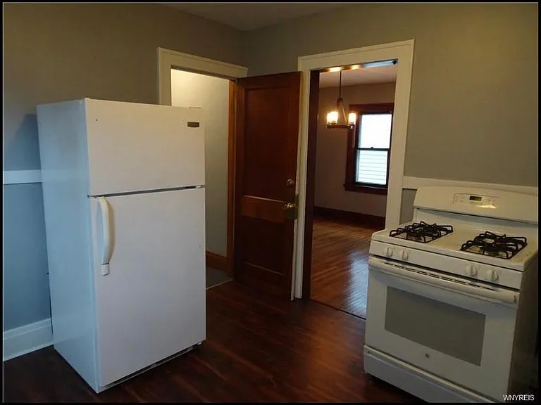 192 Euclid Ave — Photo 5