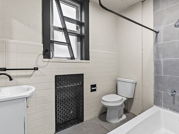 5th image of 3724 Winnebago St Floor 1