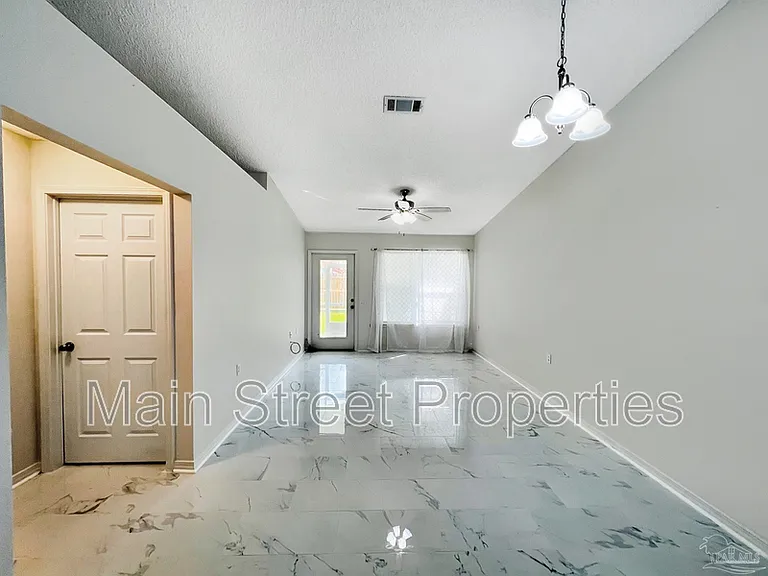 8124 Heirloom Dr — Photo 6