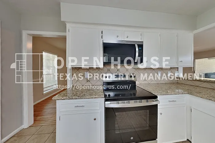 1920 Crooked Creek Ln — Photo 6