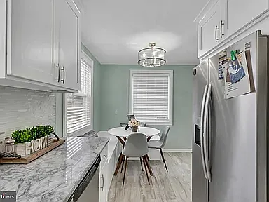 232 W Underwood Ave — Photo 5