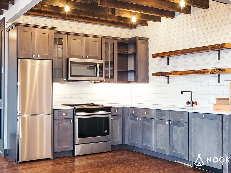 269 Meserole St #1F — Photo 8