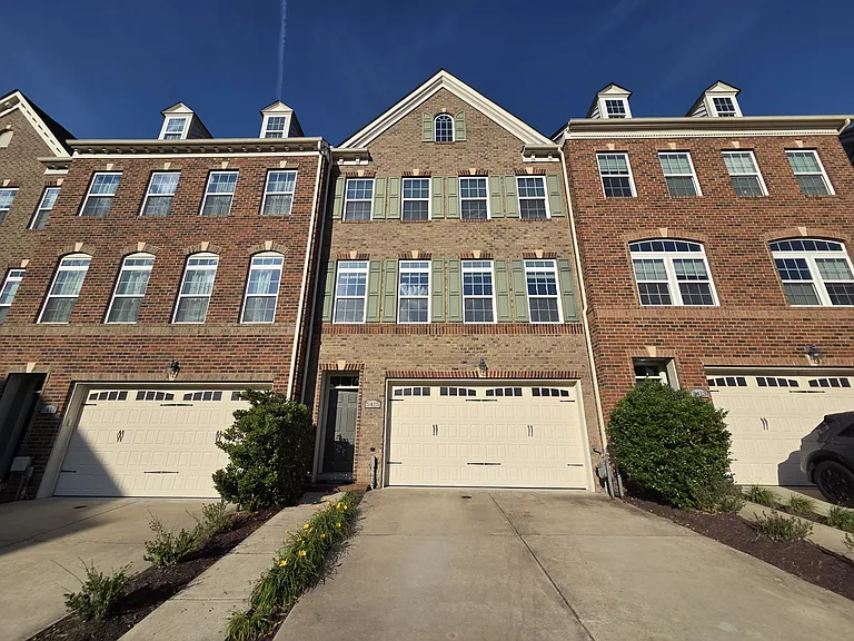 5415 Stream Bank Ln — Photo 1