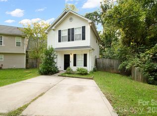 5541 Peachwood Dr, Charlotte, NC 28216