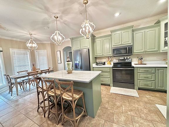 5th image of 1253 Clement Rd
