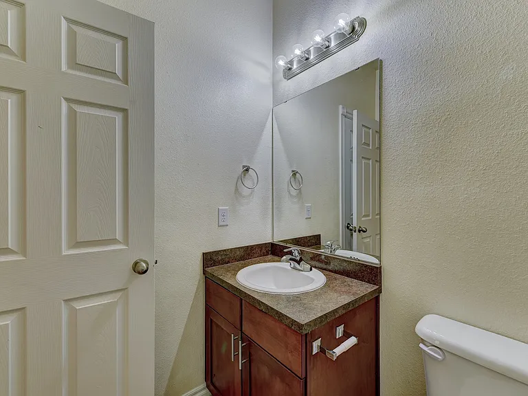 Geronimo Wind Apartments LLC — Photo 9
