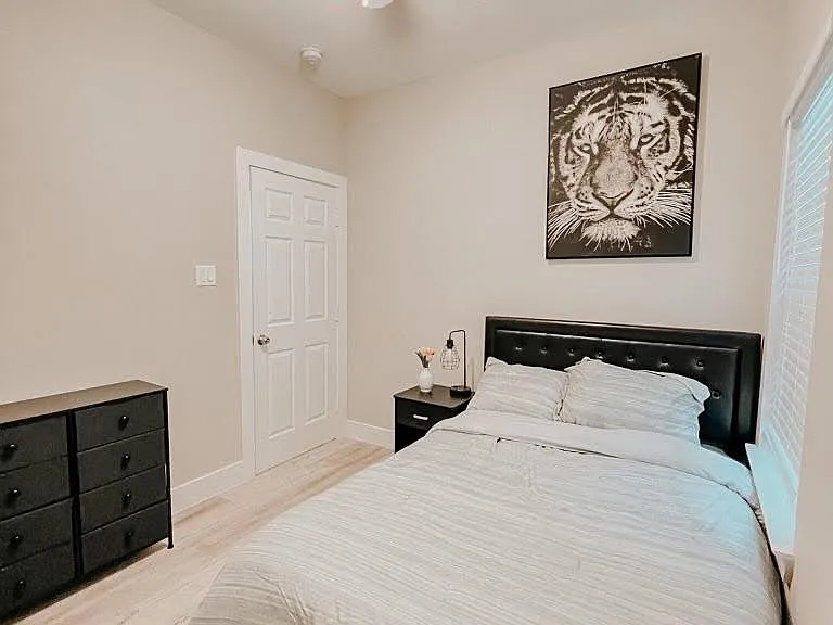 1026 Clinton Park St #B — Photo 9