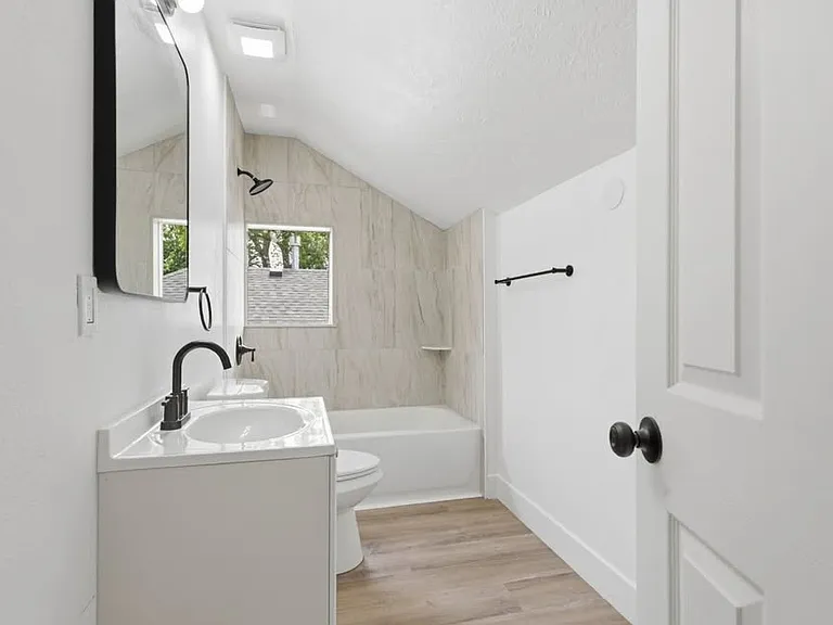 2541 Brinker Ave — Photo 8
