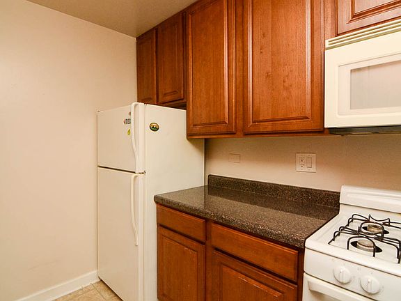 3rd image of 660 W Wrightwood Ave APT 515