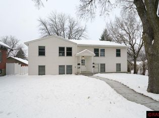 1114 N 5th St APT 1, Mankato, MN 56001