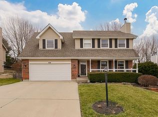 830 S Valley Dr, Lansing, KS 66043
