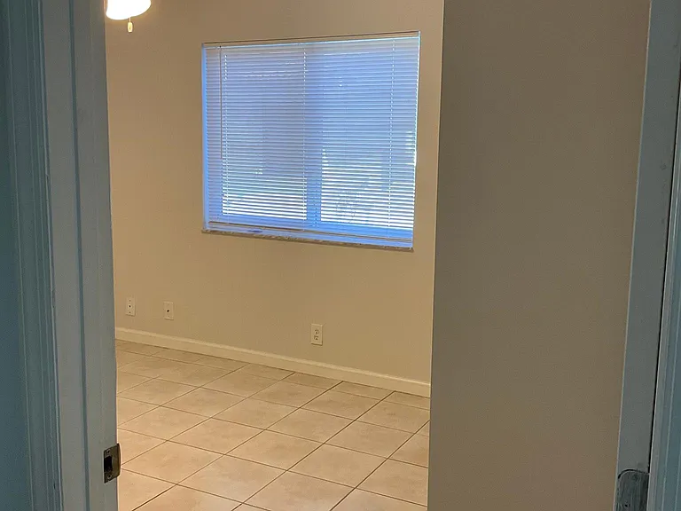 Middle bedroom/3rd