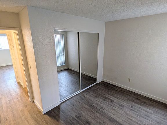 5th image of 1624 Missouri St APT B