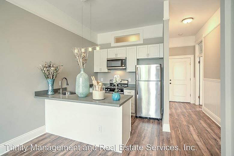 1st image of 341 Georgia St Ste 302