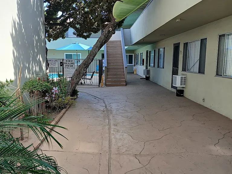 917 E Madison Ave #917 — Photo 11