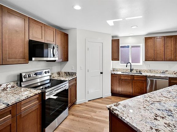 5th image of 2310 La Plata Street
