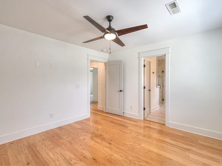 2404A Middle St — Photo 12
