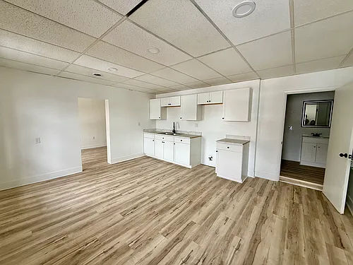 527 Broad Ave Photo 1