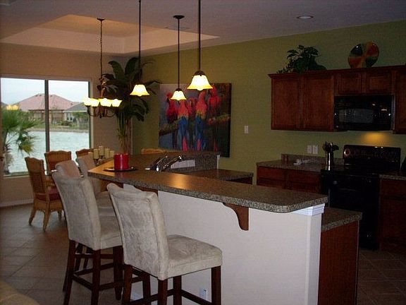 3rd image of 8 Hacienda Dr