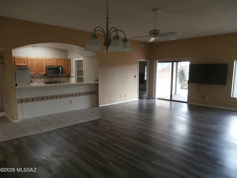 870 W Calle De Emilia — Photo 13