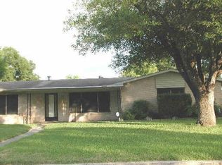 402 E Langley Blvd, Universal City, TX 78148