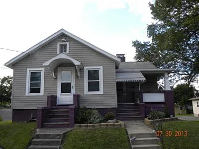 302 Fayette St photo 1