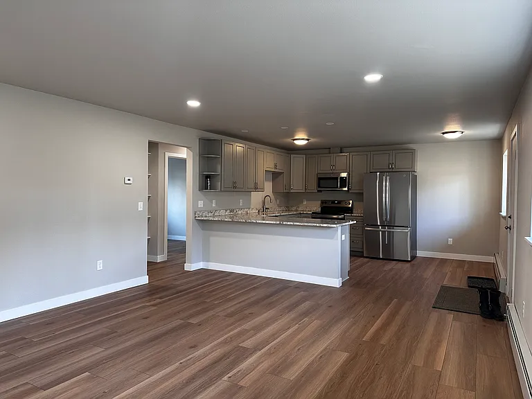 221 E 12th Ave #15 — Photo 4
