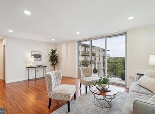 3245 Rio Dr APT 915, Falls Church, VA 22041