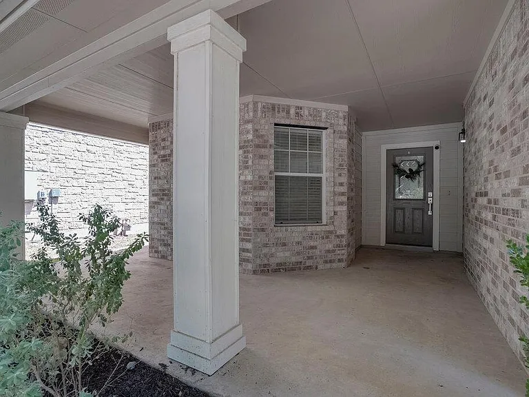 2724 Kickapoo Cavern Dr — Photo 4