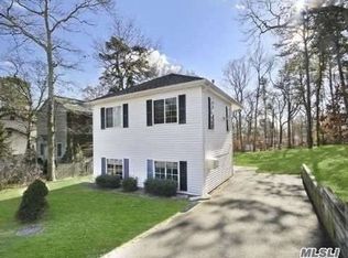 16 Seaside Ave, Hampton Bays, NY 11946