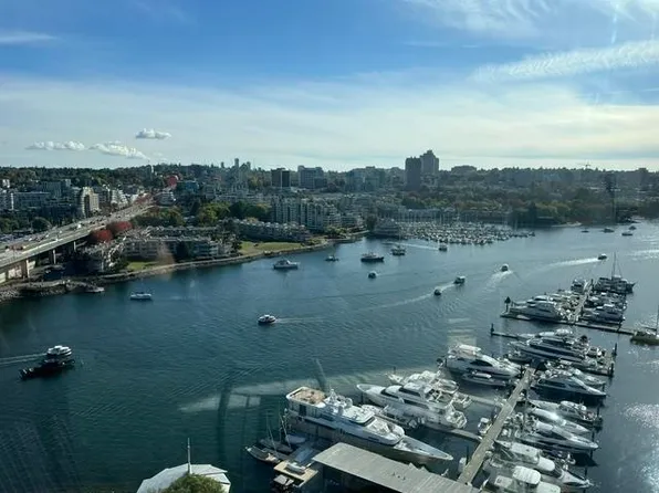 1033 Marinaside Cres #2306, Vancouver, BC V6Z 3A3