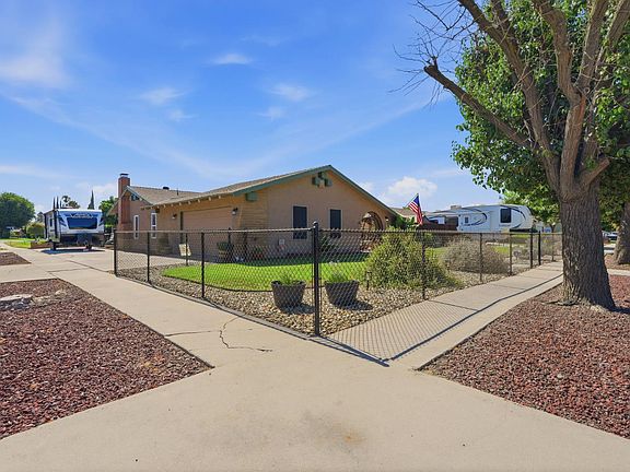 2nd image of 896 N Mahaleb St