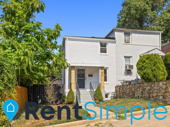 3727 S Four Mile Run Dr, Arlington, VA 22206