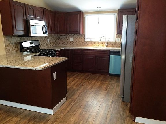 2nd image of 215 Florence St