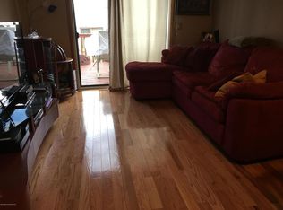 46 Queens Way, Englishtown, NJ 07726