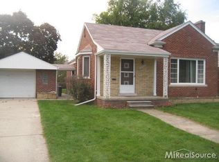 32497 Sunny Ln, Warren, MI 48092