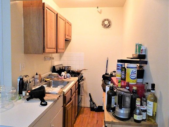 4th image of 20 W 70th St #4R