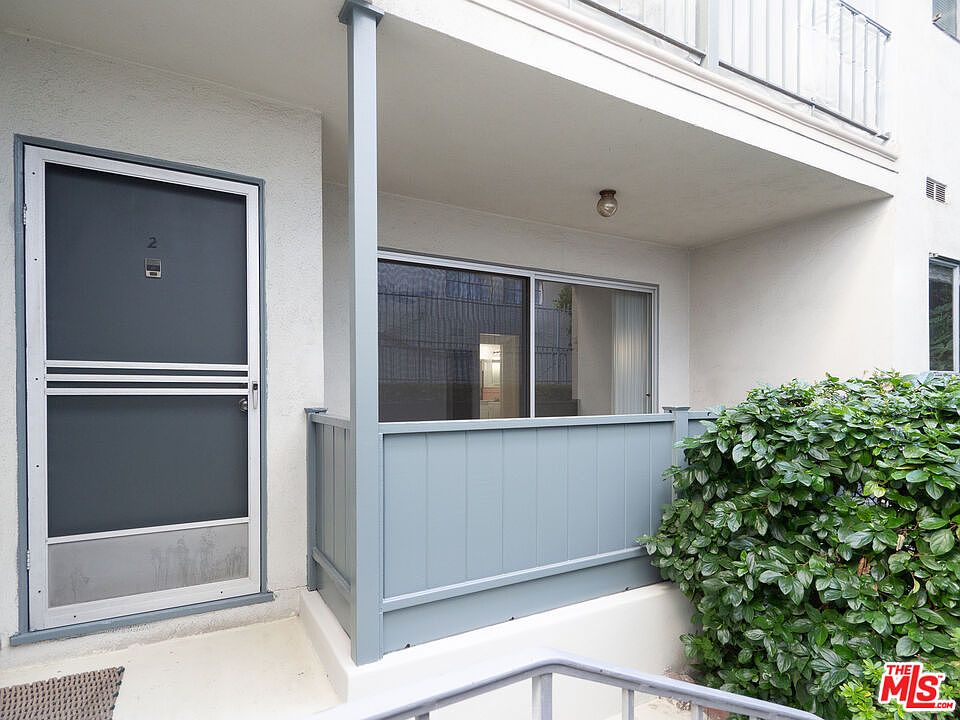 1st image of 422 Arnaz Dr #2