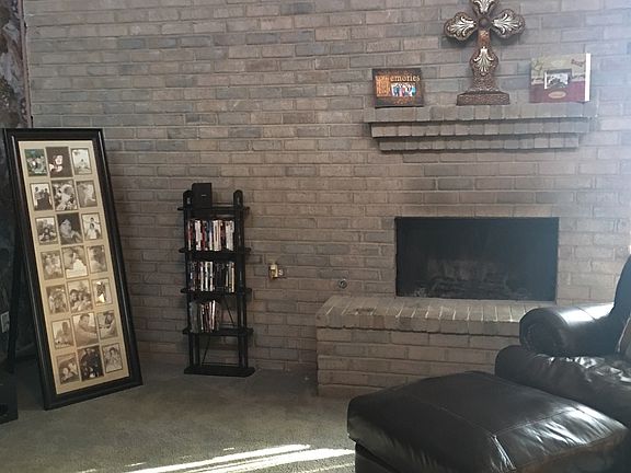 4th image of 1806 Hemlock Dr