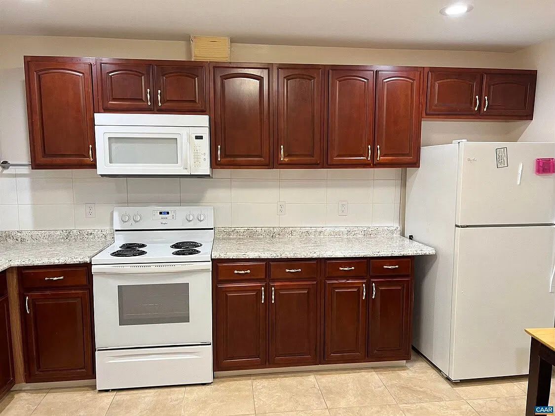 Studio, $1,400 — Photo 2